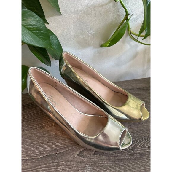 Forever size 8 silver gold heels - Picture 2 of 10